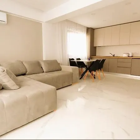 شقة Penthouse Eva Năvodari